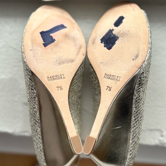 Badgley Mischka Awake Gold Glitter Wedge Peep Toe - Picture 10 of 10